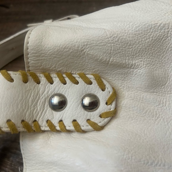 Via Repubblica NWOT large white bag! Larger stitch made in Italy and a nice bag - Picture 2 of 16